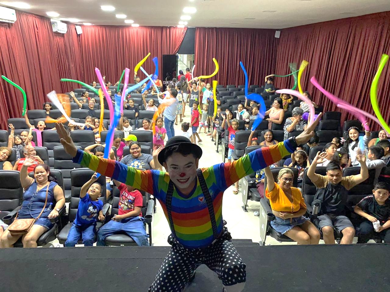 “Dia das Crianças Mágico – Cantos & Contos”: Shopping Cidade Leste Traz Homem-Aranha, Mickey, e Show do Palhaço Paçoquinha
